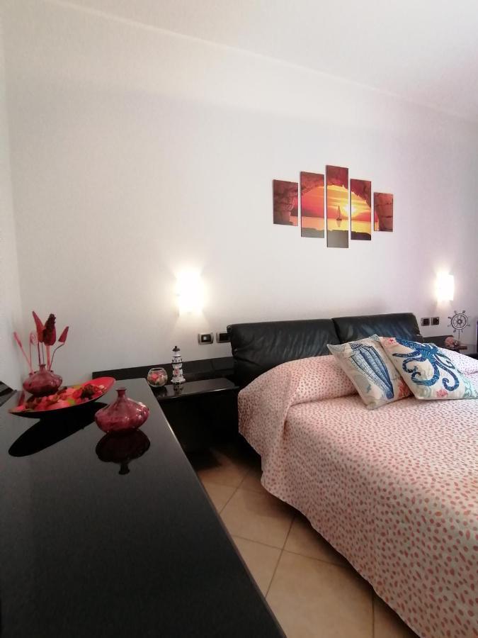 דירות טאורמינה Casa Il Faro מראה חיצוני תמונה